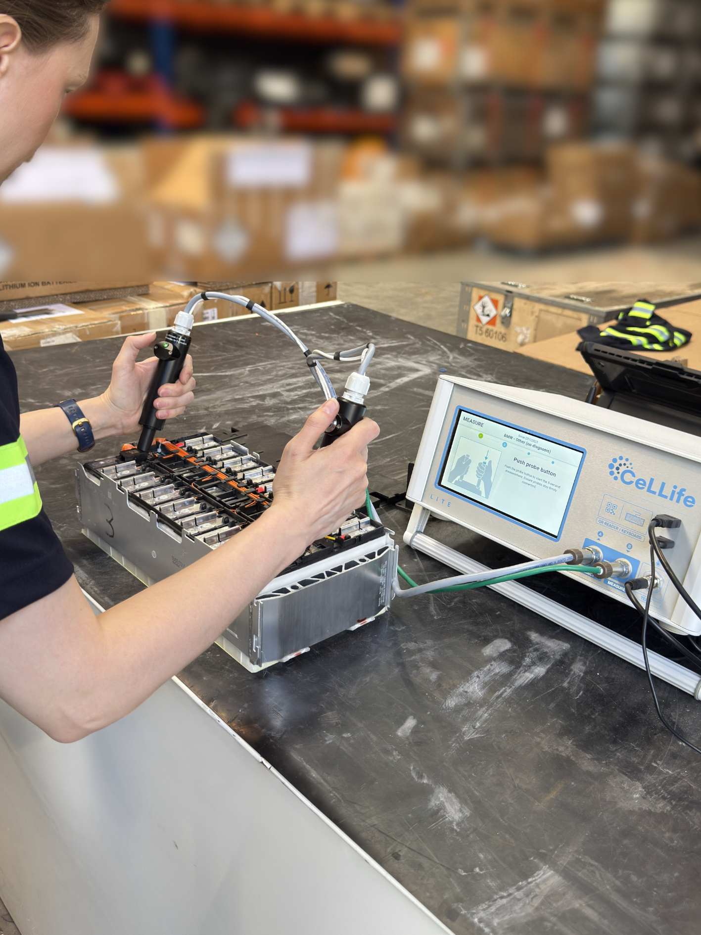 CeLLife Lite being operated to measure different modules at Palmiresiduos premises